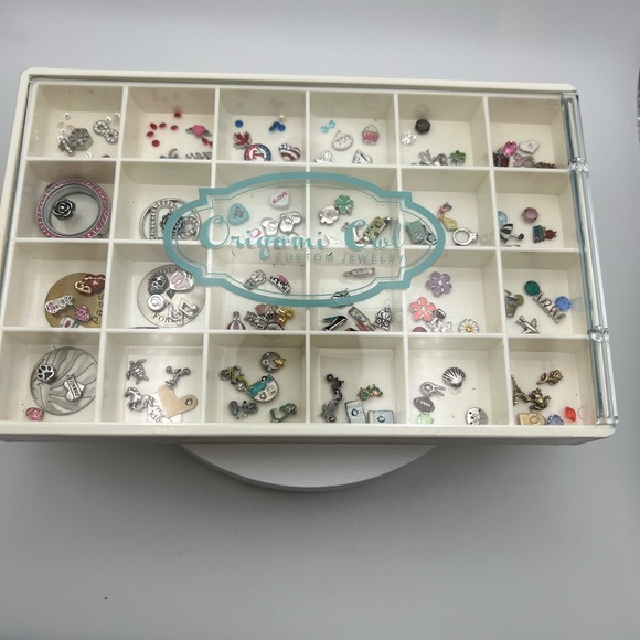 Origami Owl Authentic Small Heart Plates Set - Picture 3 of 3